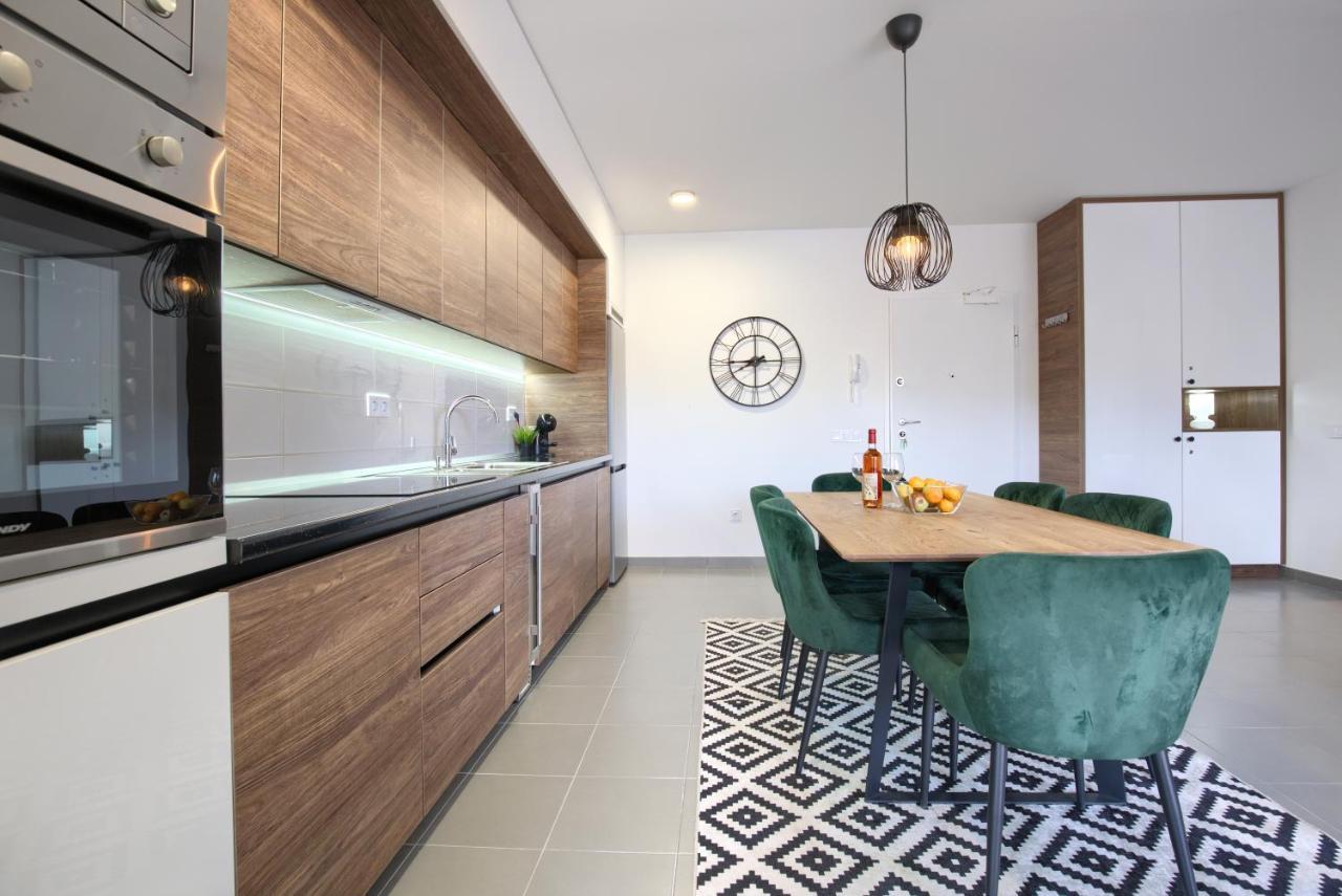 Beautiful Two-Bedroom Seaside Apartment In Premantura Exterior photo